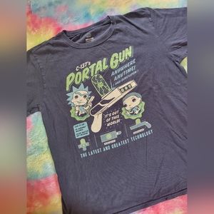 2017 Funko Pop x Adult Swim Rick & Morty Portal Gun T-Shirt